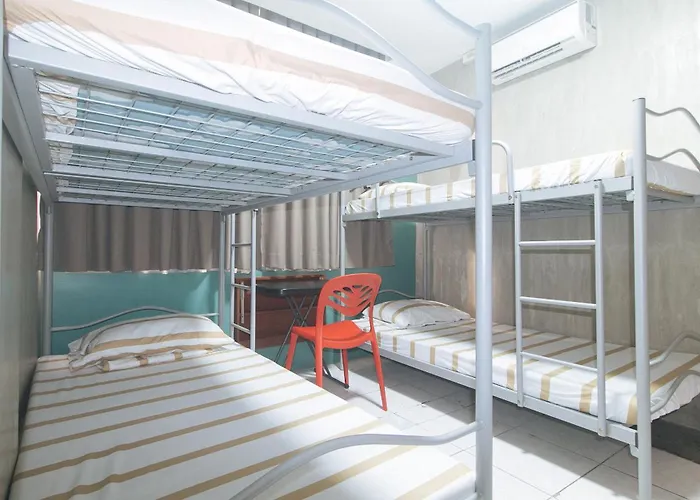 Rcee Place By Reddoorz 호텔 3*