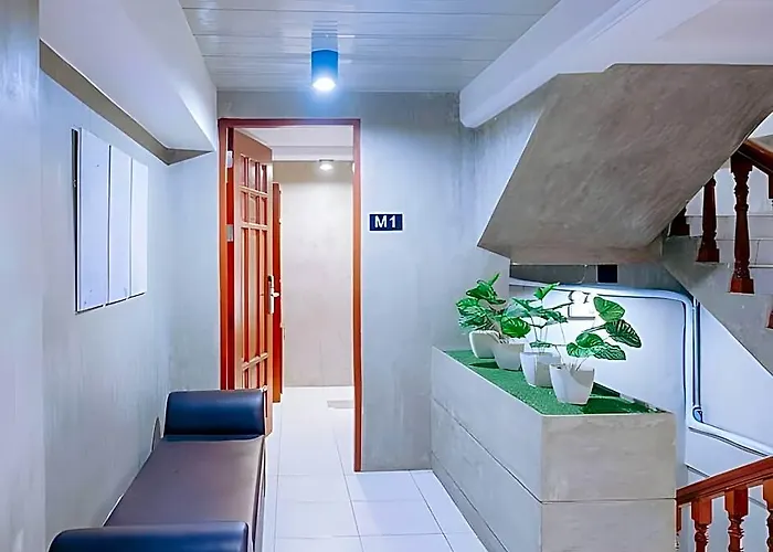 Rcee Place By Reddoorz Hotel